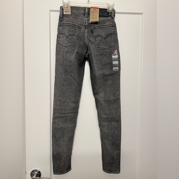 Gray Levi’s skinny jeans - Picture 3 of 5